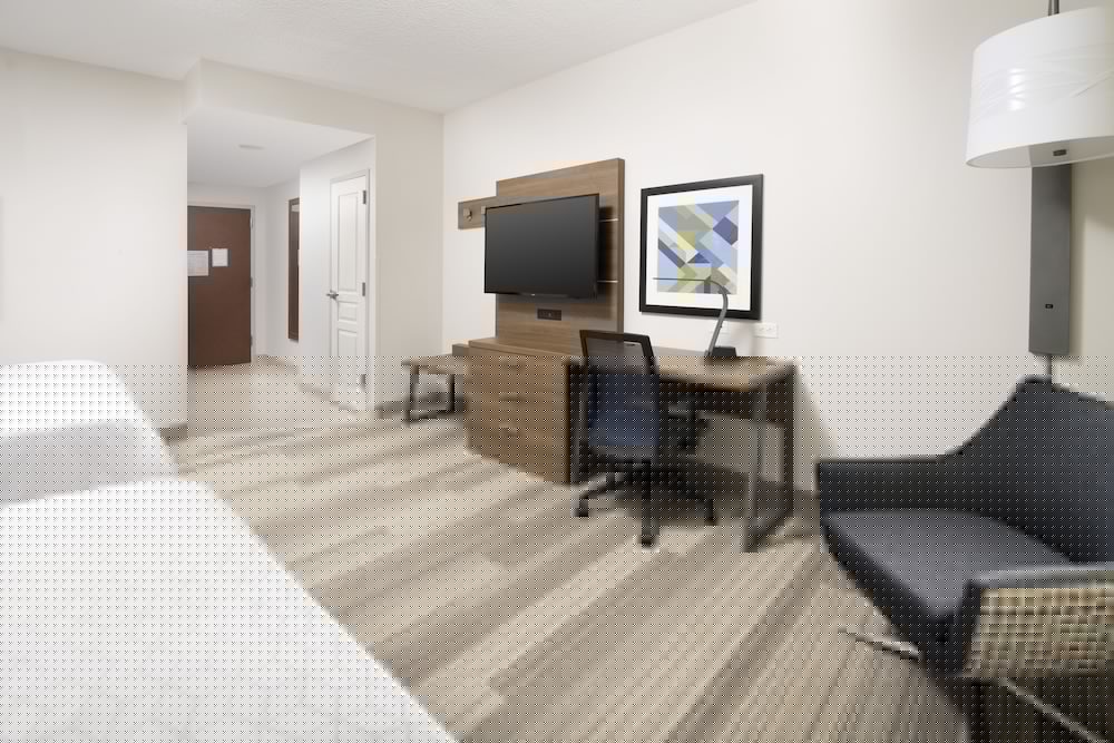Holiday Inn Express Jacksonville Beach 13/45