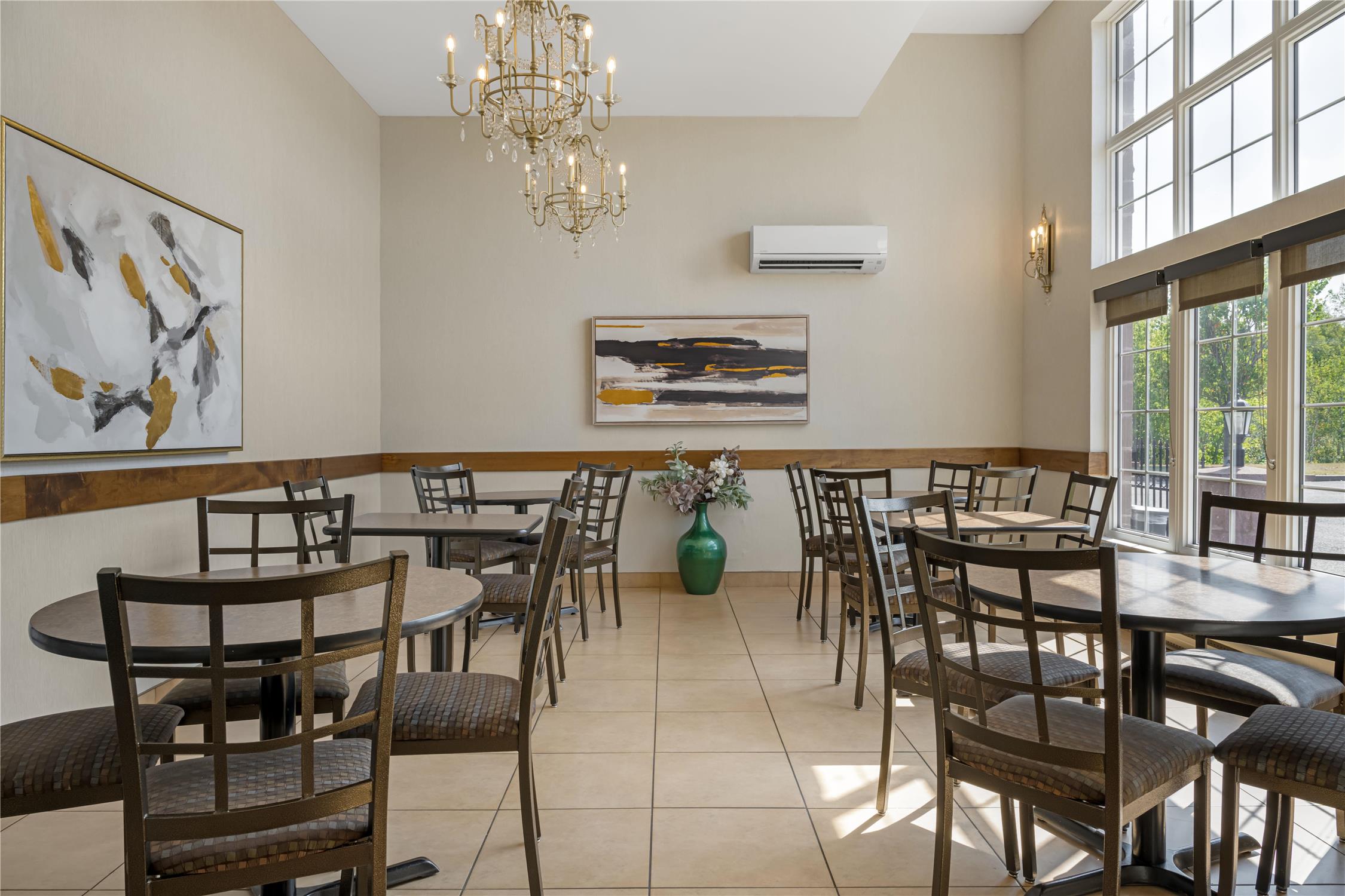 Best Western Plus Fredericton Hotel & Suites 19/29