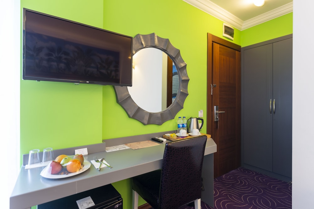 Mene City Hotel 10/70