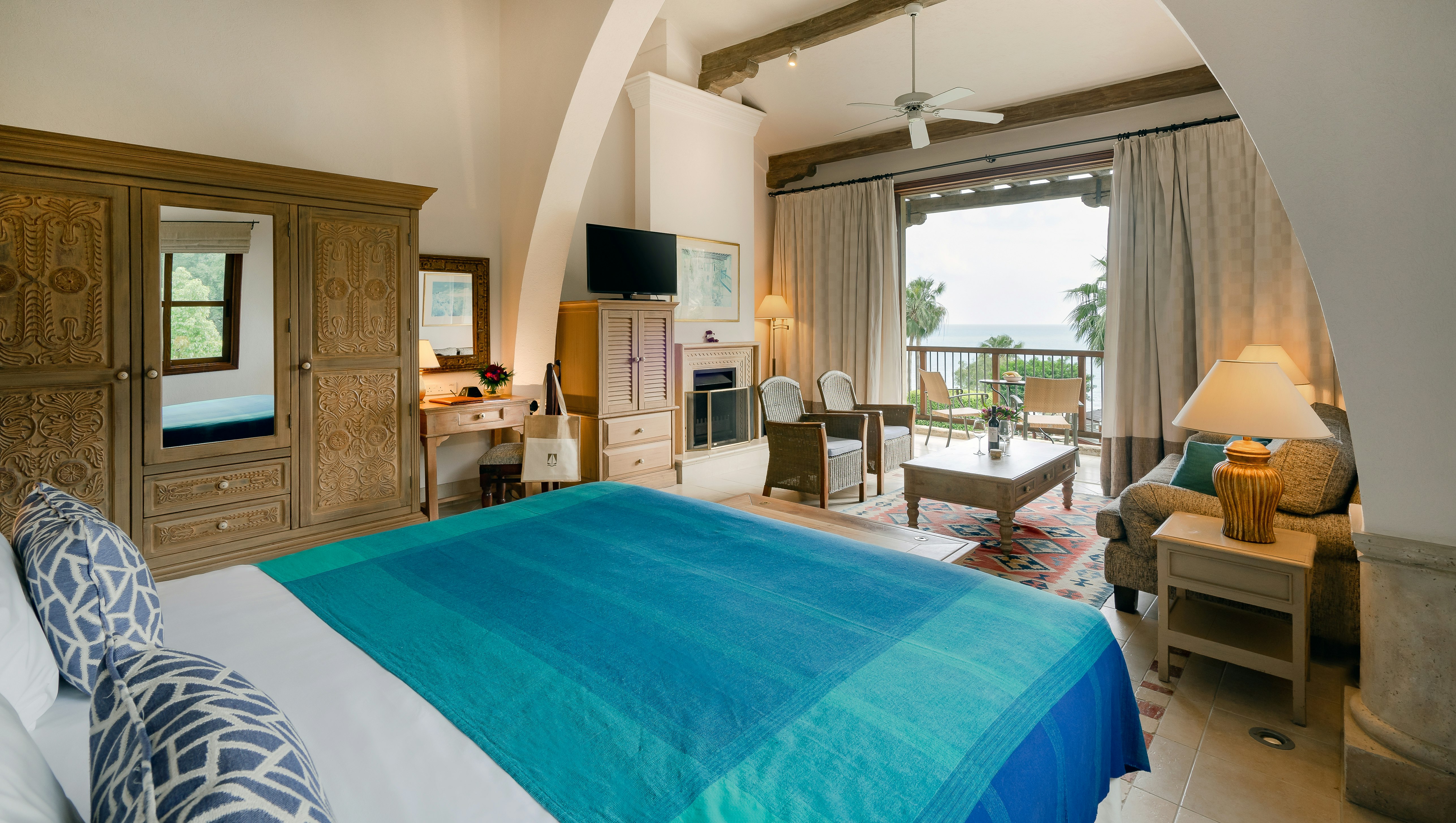 EXECUTIVE, SUITE, SEA VIEW