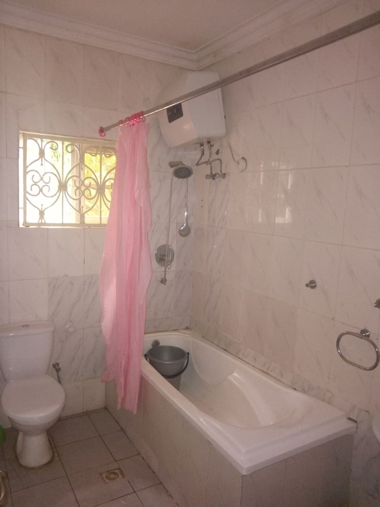 Junbic Apartment And Suites 19/22