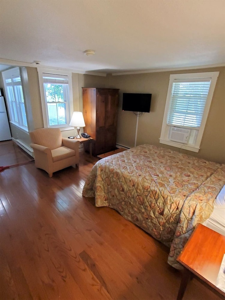 The Windrifter Resort 11/50