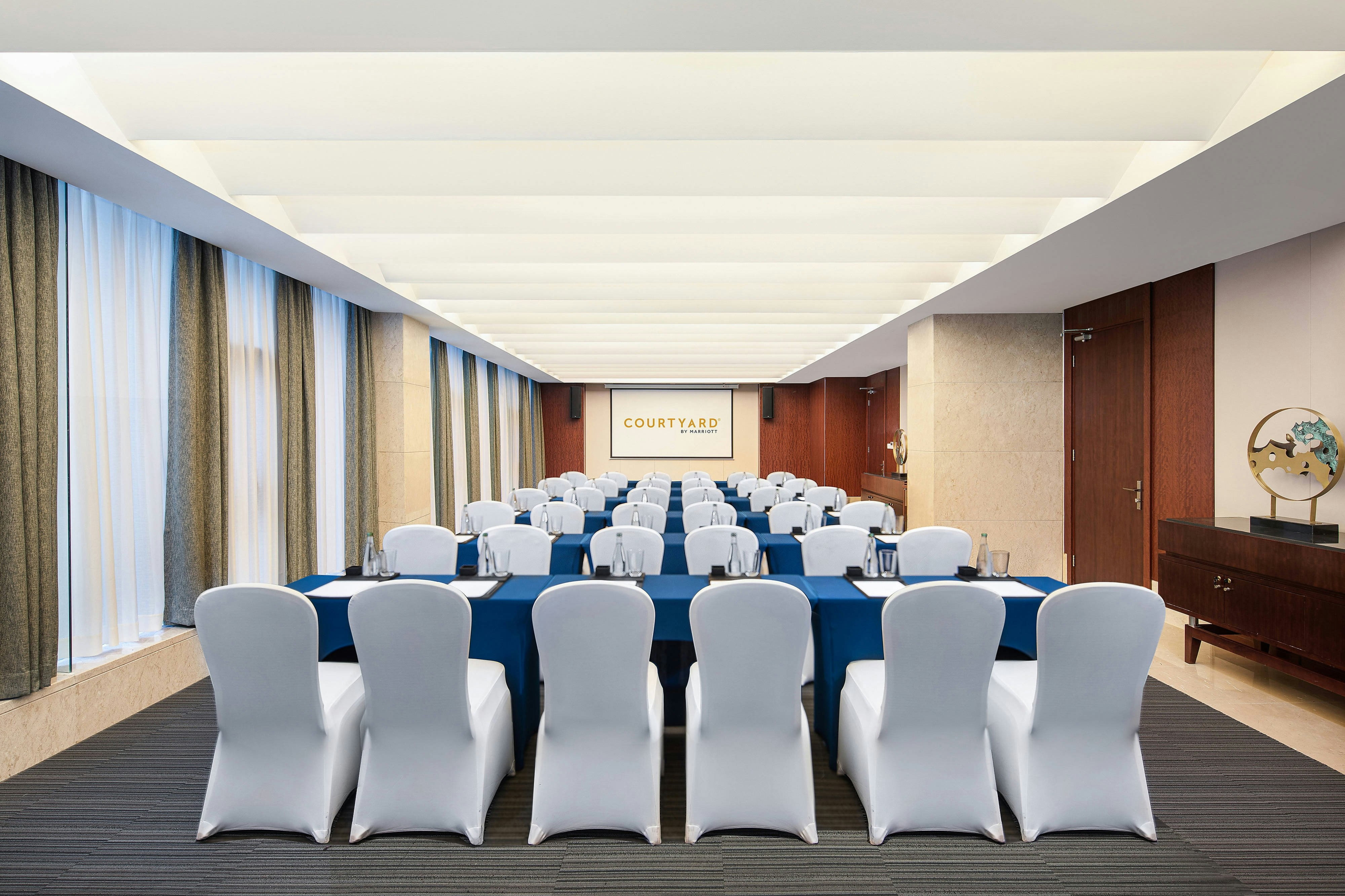 Courtyard by Marriott Wuxi Lihu Lake 10/17