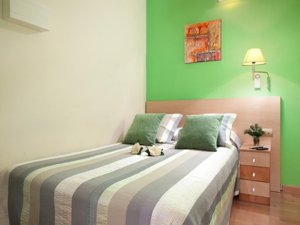 Hostal Felipe Ii 10/24