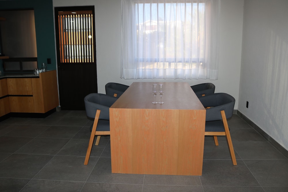 Sunrock Hotel & Suites 39/50