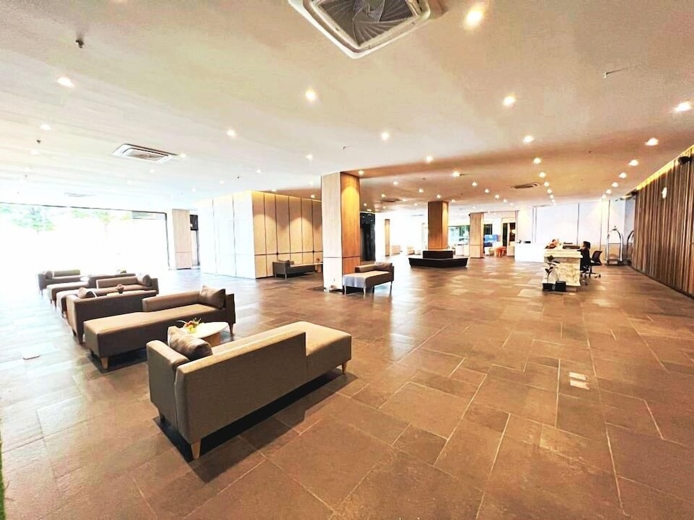 The Srivaree Airport Hotel 34/50