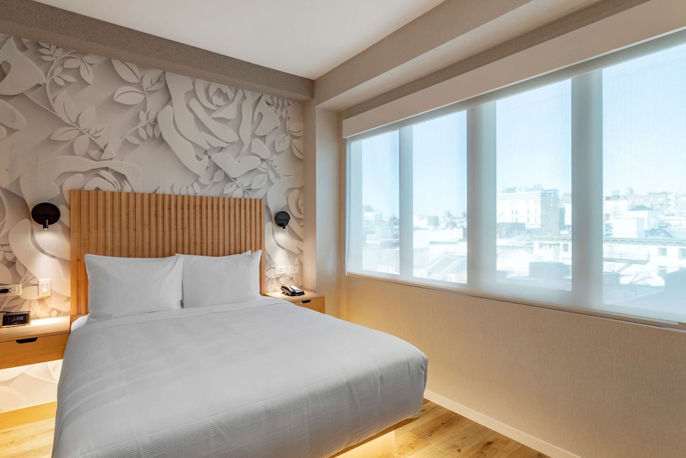 STANDARD, QUEEN BED, BATHTUB, ACCESSIBLE