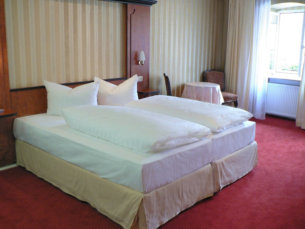 Hotel Goldener Hirsch 14/50