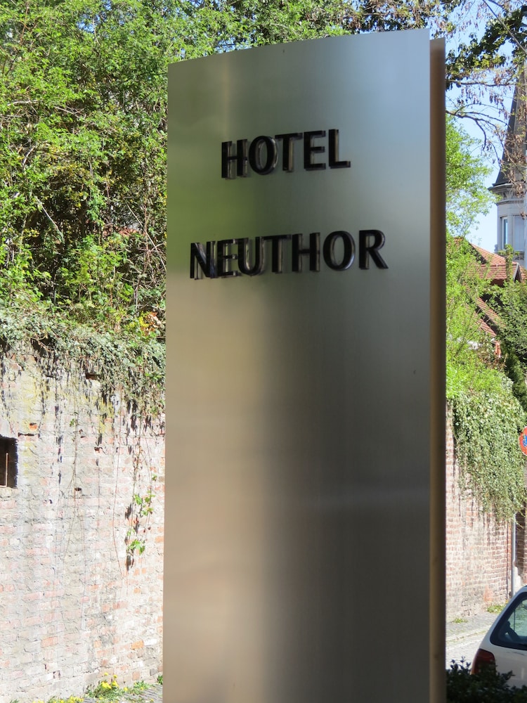 Hotel Neuthor 1/50
