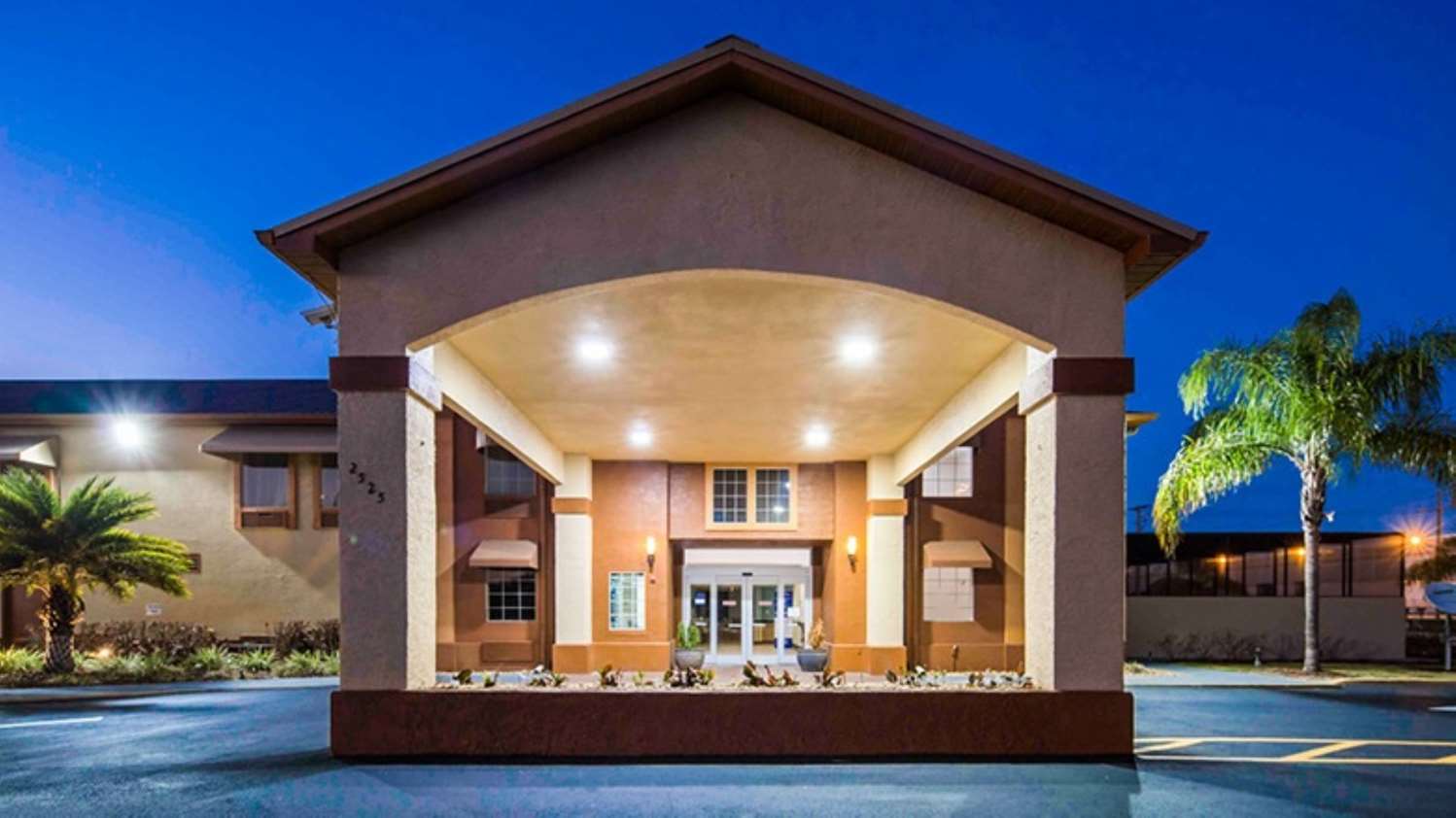 Best Western Mulberry Hotel 1/10