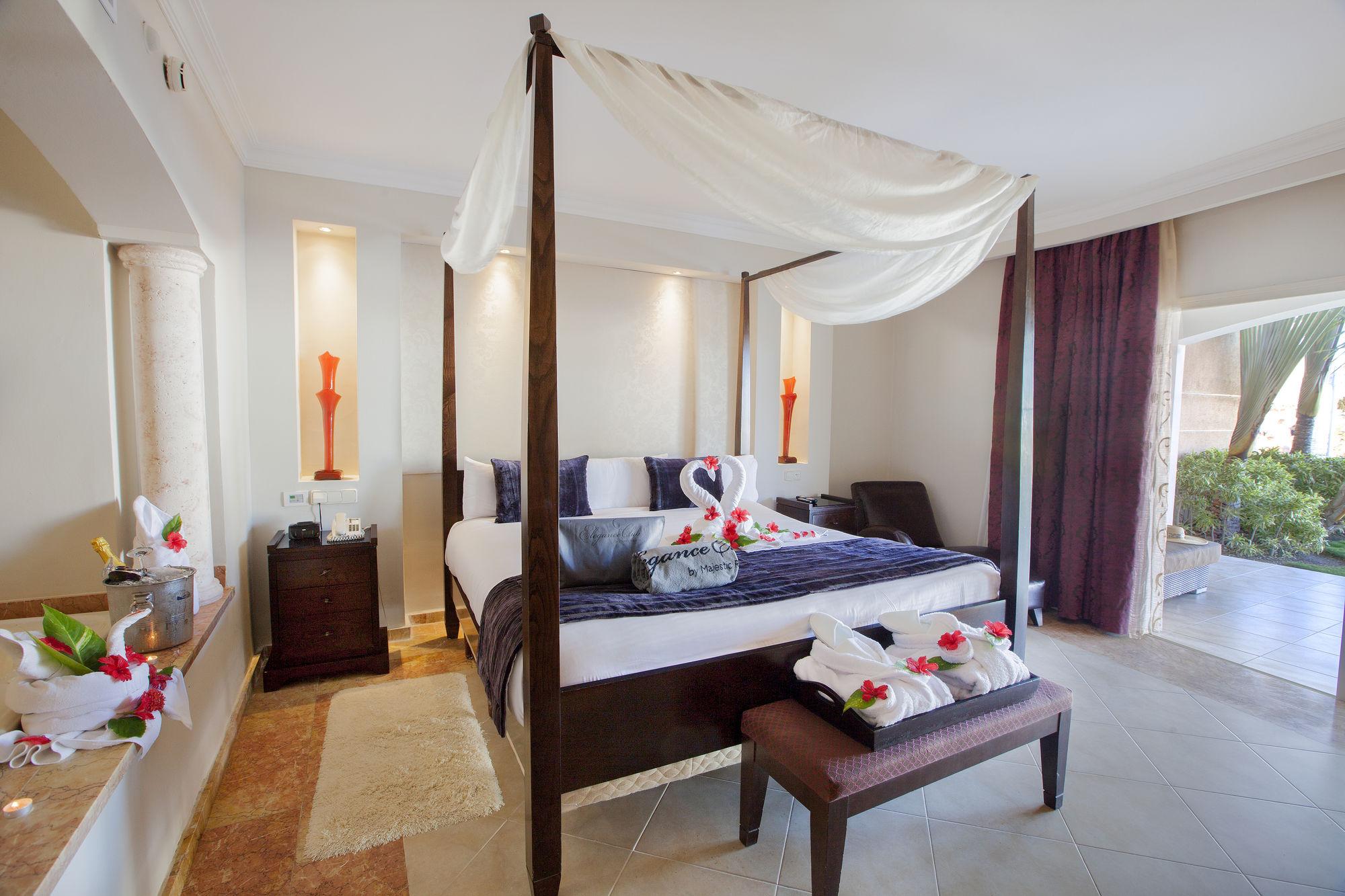 Swim Up, Club, Suite, Adult Only, Hot Tub