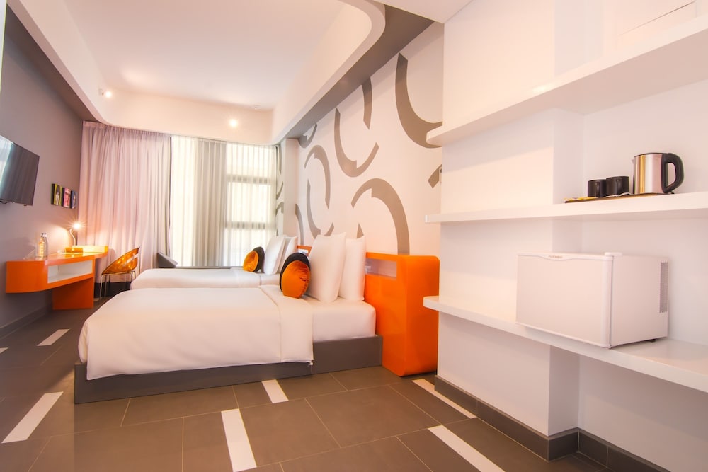 SUN & MOON, Urban Hotel 14/66