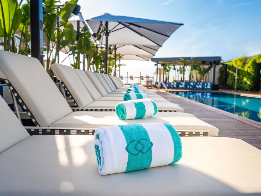 Sofitel Barcelona Skipper 68/74