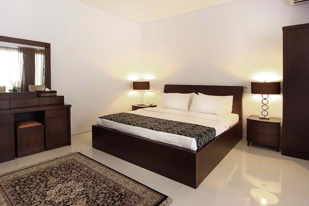 The Radiant Hotel Spa 12/50