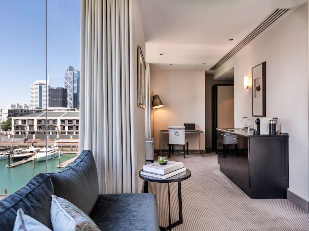 Sofitel Auckland Viaduct Harbour 76/79