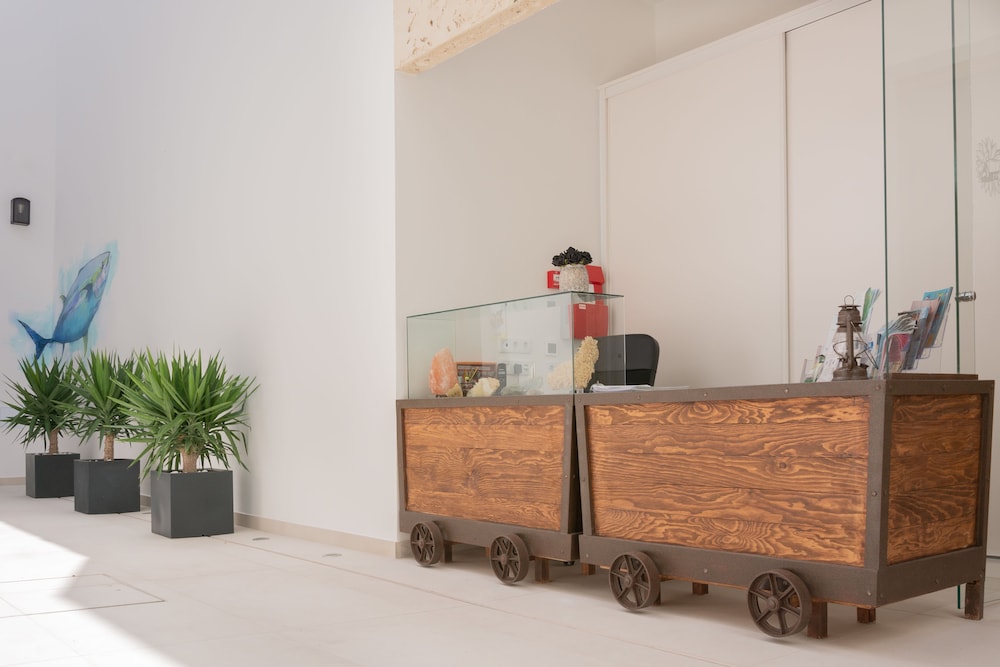 Hostal La Mina 6/50