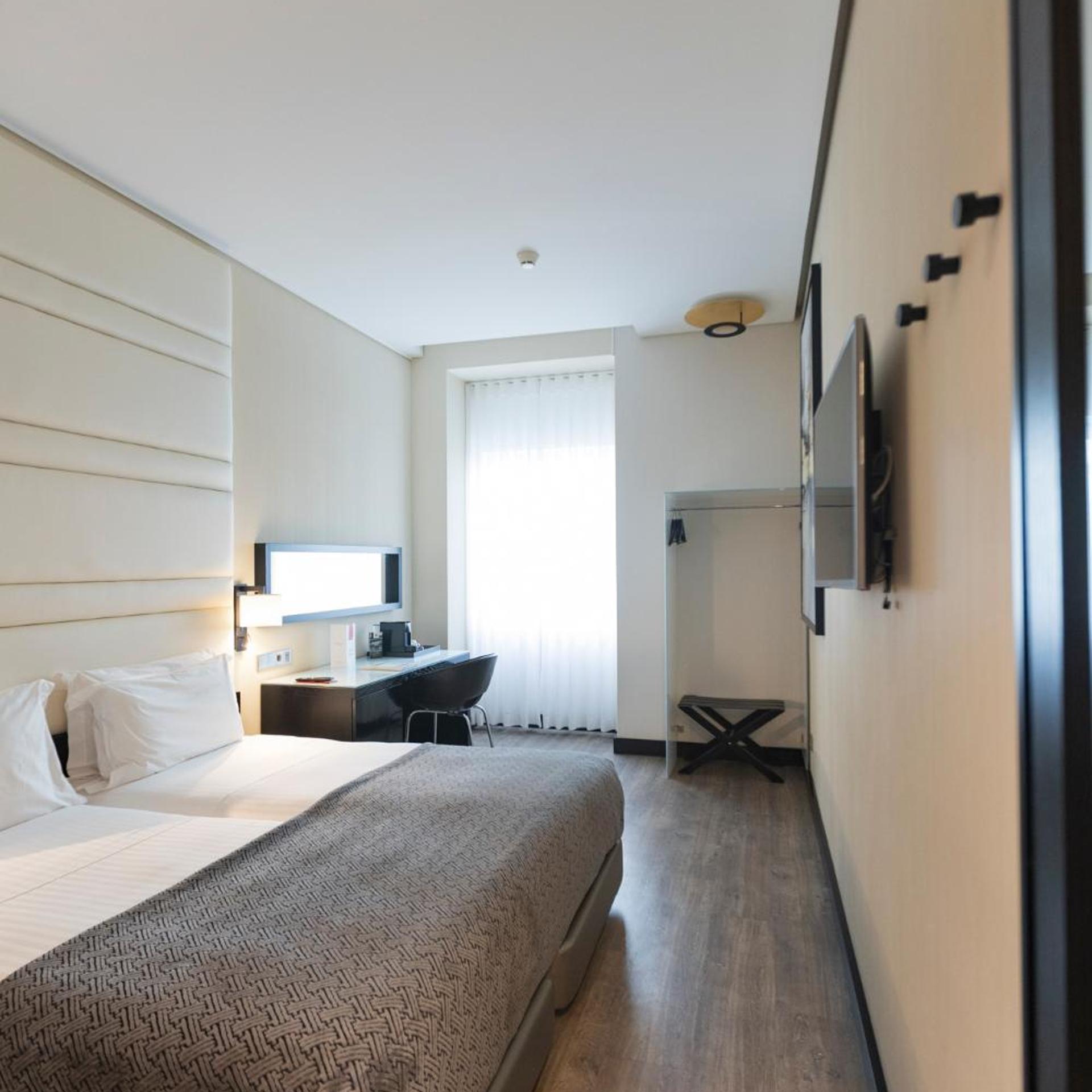 Comfort, Double Bed, Street View