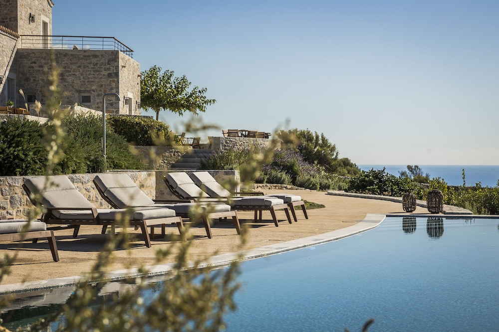 Aria Estate Suites And Spa 47/76
