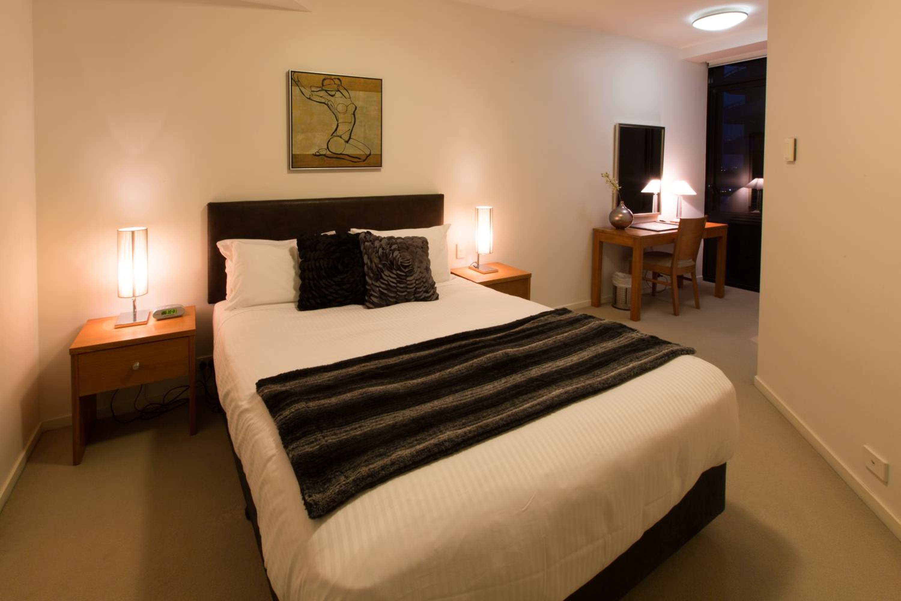 2 Bedrooms, Apartment, 2 Bathrooms 2/5