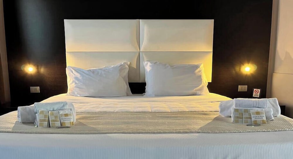Hotel Euro House Suites 13/49