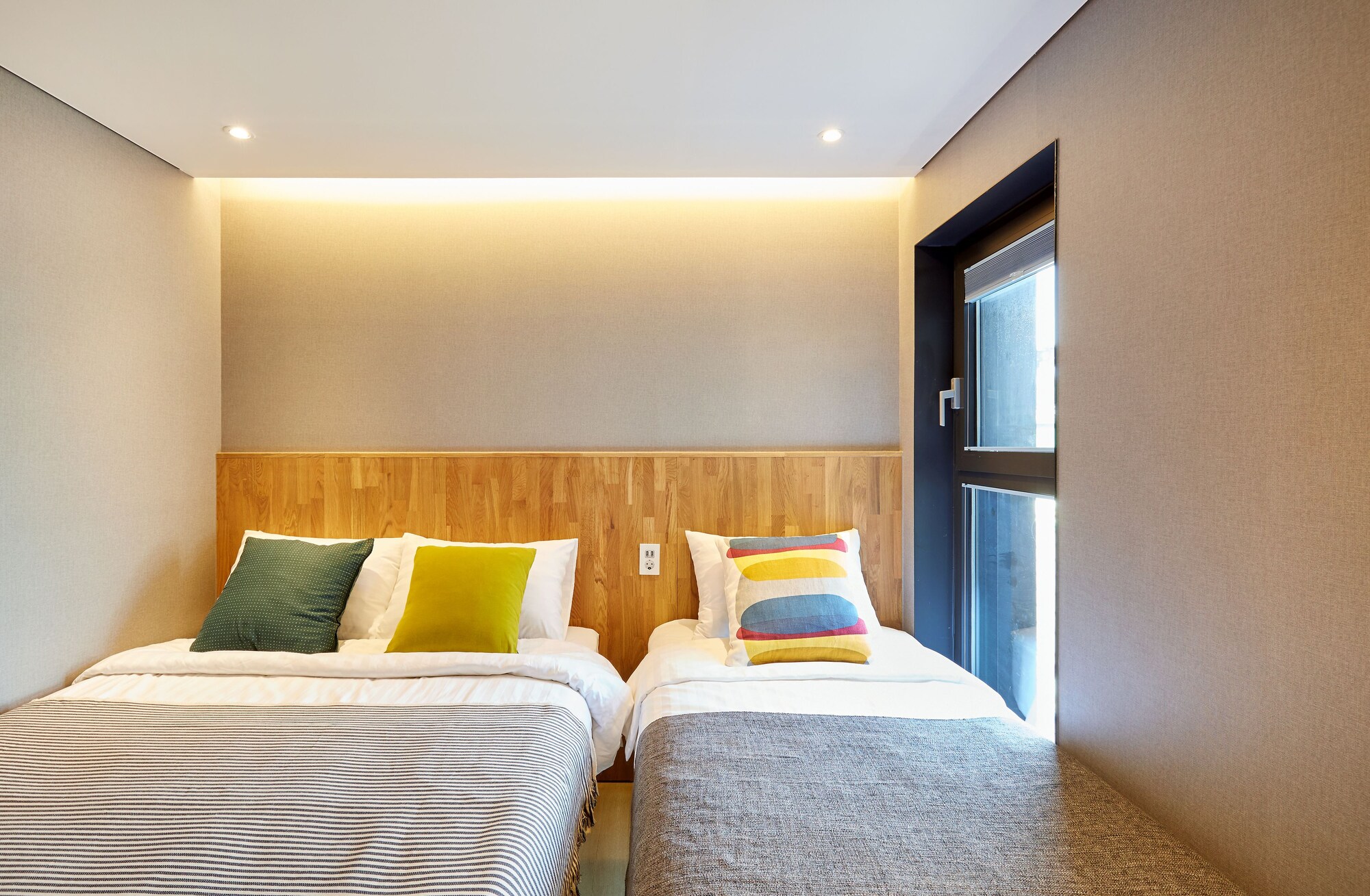 COMFORT, TRIPLE, MULTIPLE BEDS, PRIVATE BATHROOM