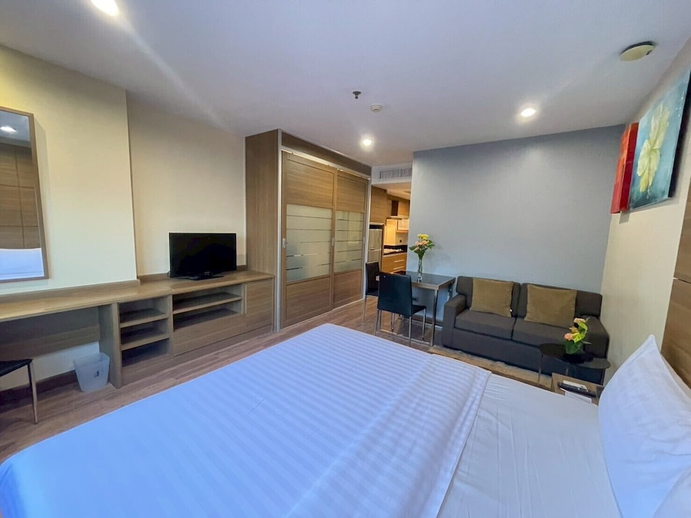 Sima Thani Hotel 27/50