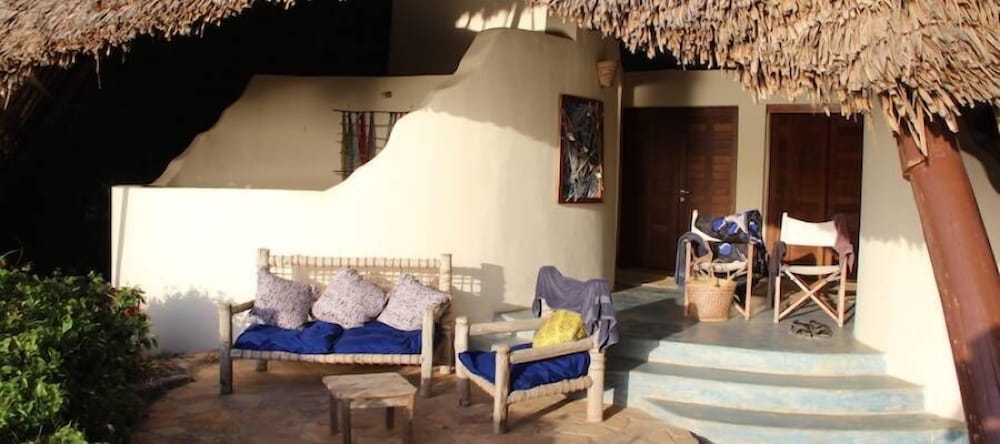 Unguja Lodge 25/50