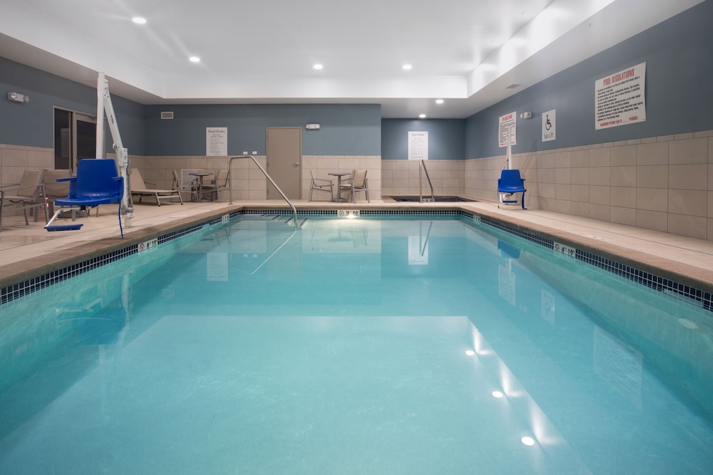 Holiday Inn Express and Suites Sioux City North Event Center an IHG Hotel 40/70