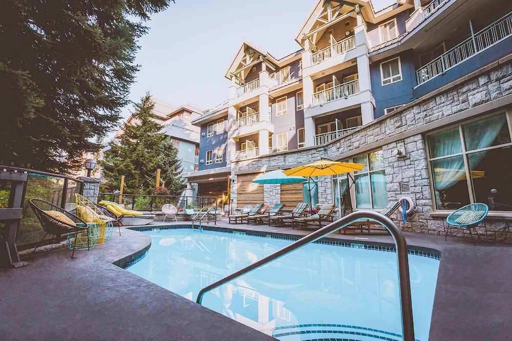 Summit Lodge Boutique Hotel in WHISTLER