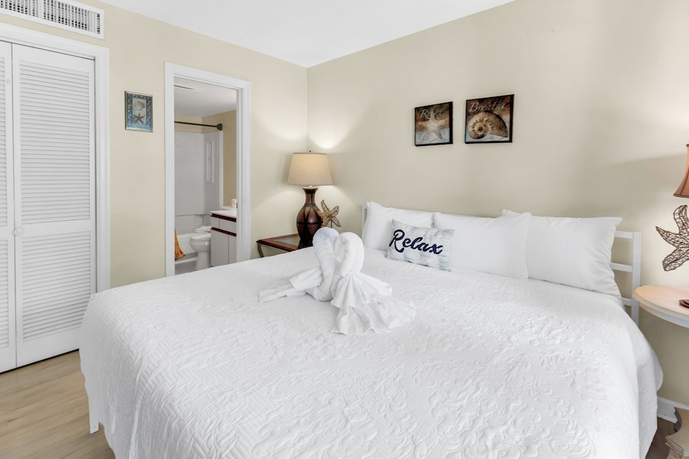 Myrtle Beach Resort by Beach Vacations 32/79