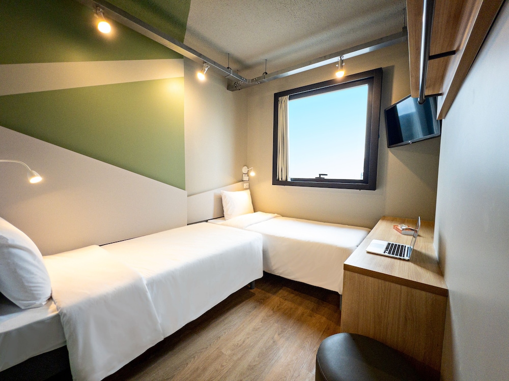 Ibis Budget Balneario Camboriu 16/44