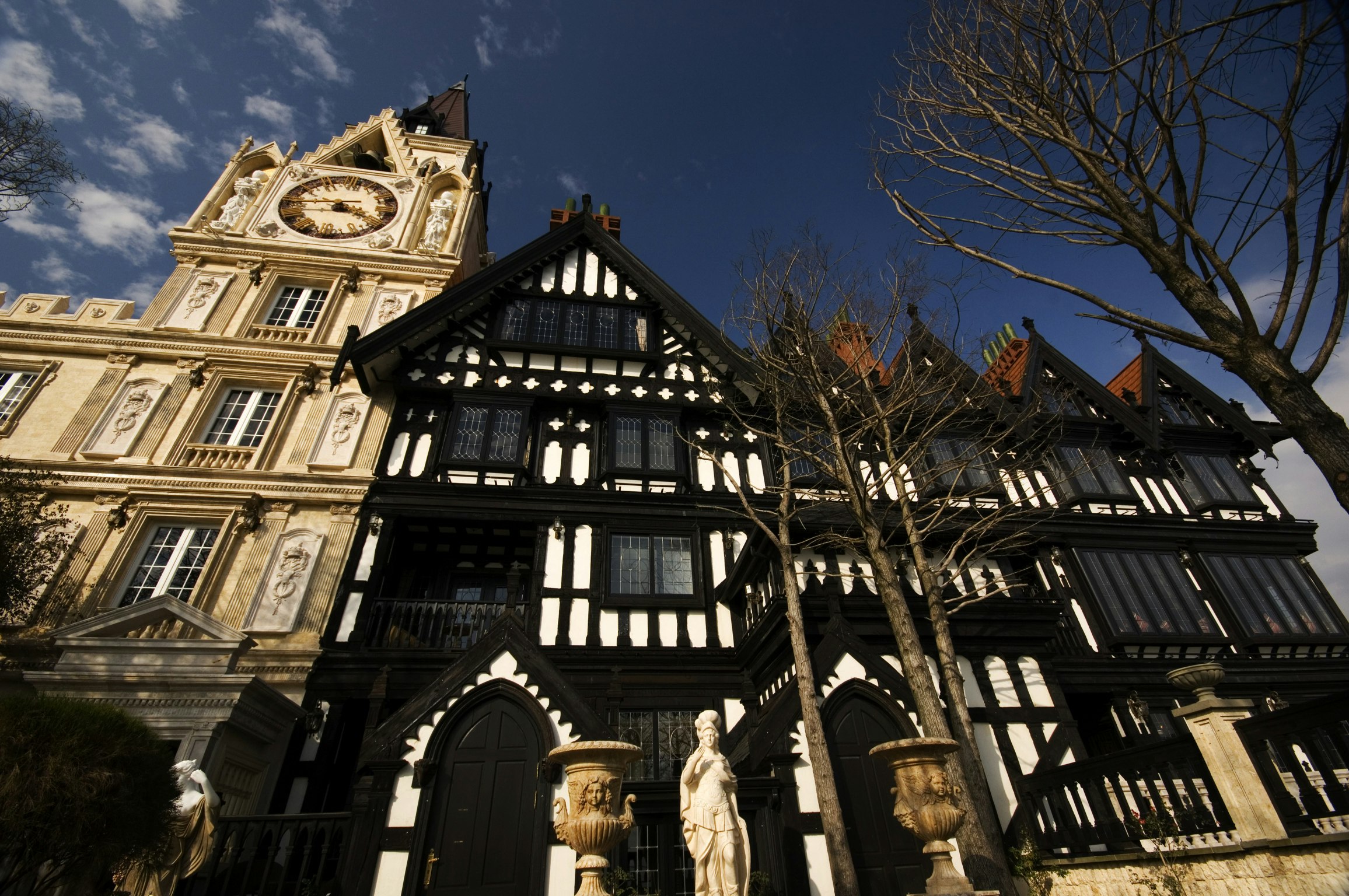 The Old England Manor 8/61