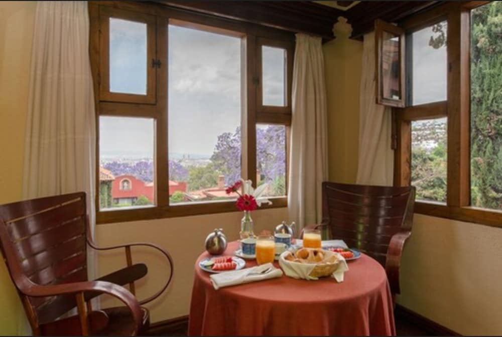 Villa Montana Hotel And Spa Boutique 52/70