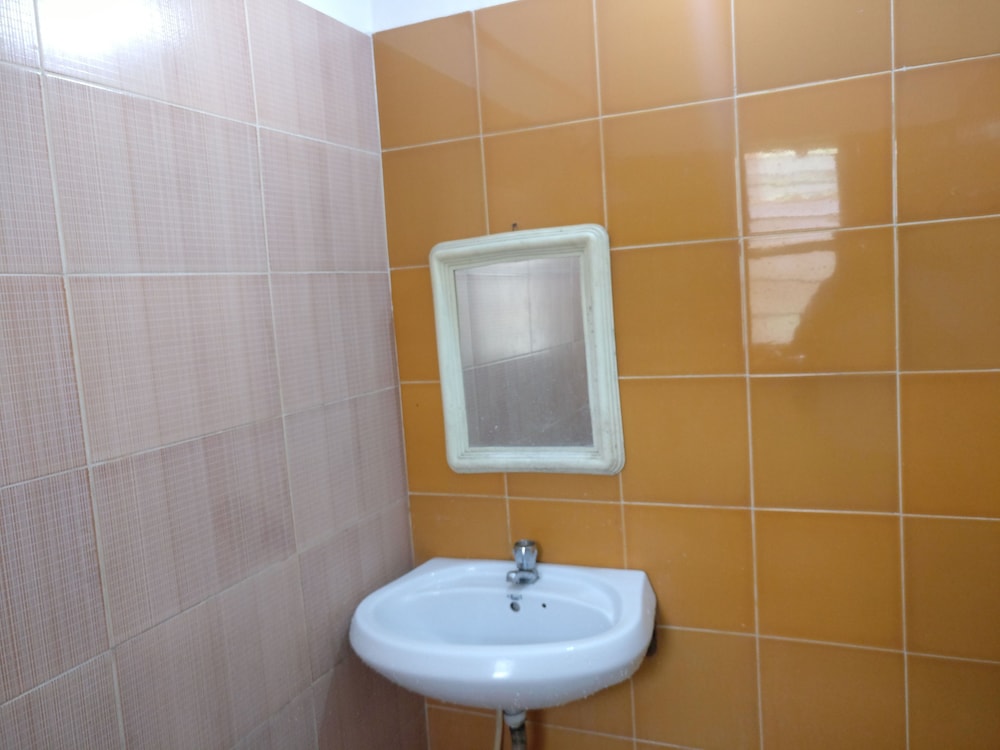 Hmr Royal Inn 34/35