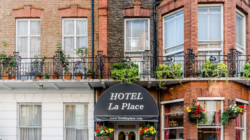 LA PLACE HOTEL 2/77