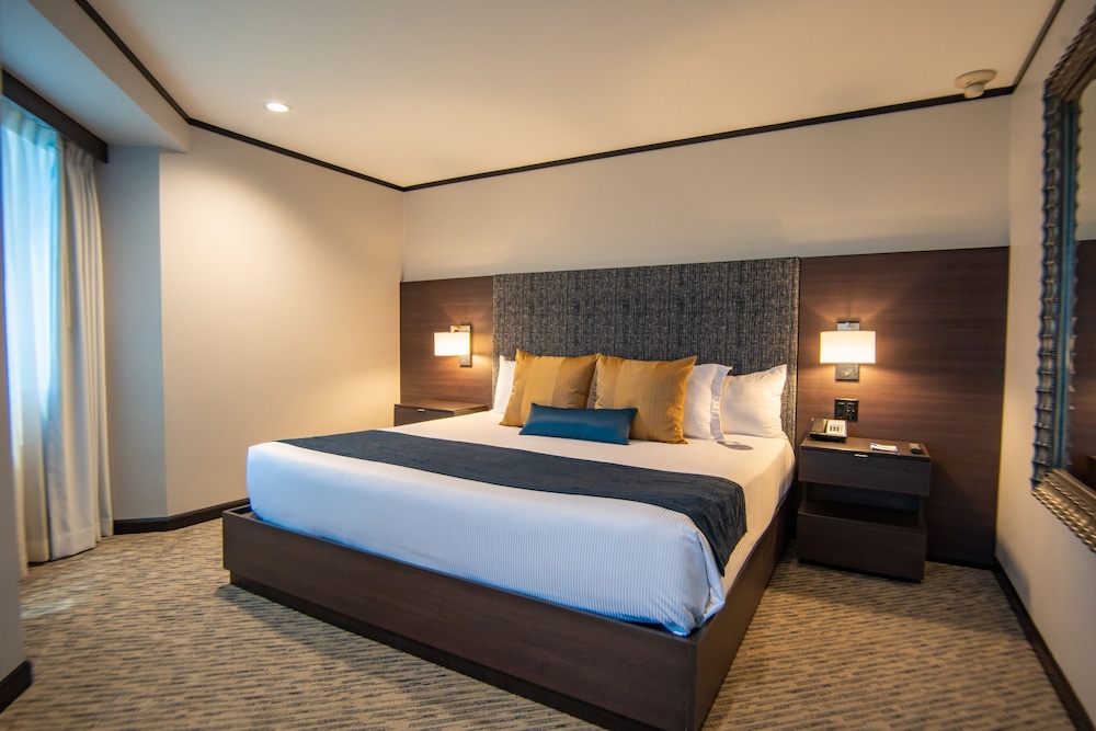 STANDARD, KING BED