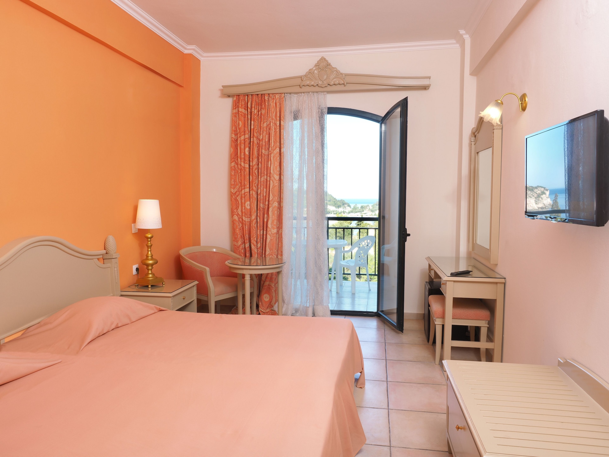 TWIN/DOUBLE ROOM SEA VIEW