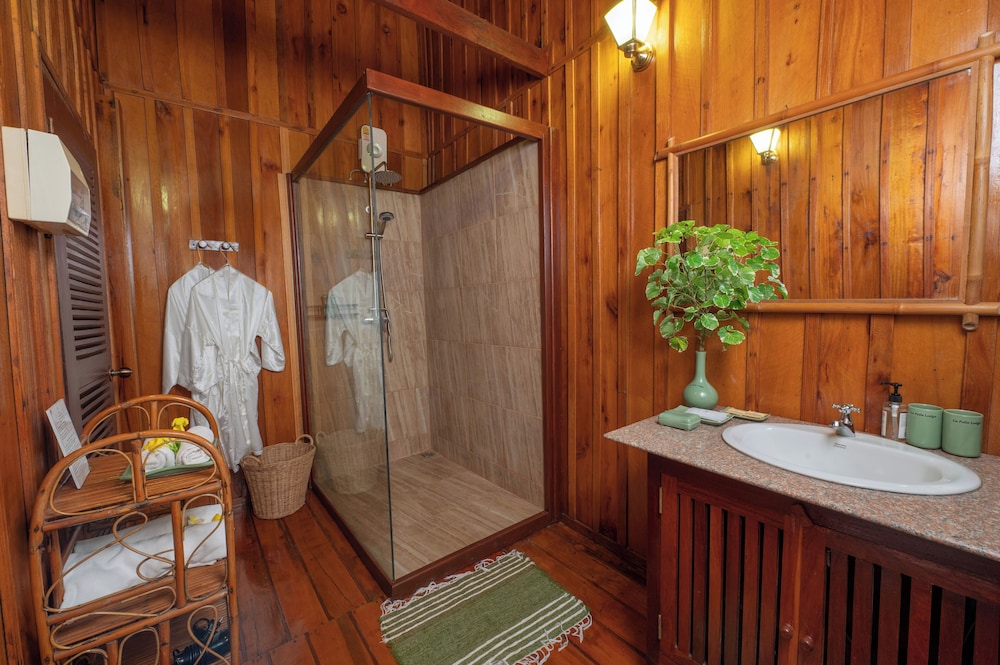 La Folie Lodge 50/50