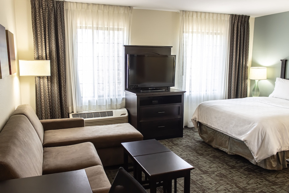 Staybridge Suites Minot 16/62
