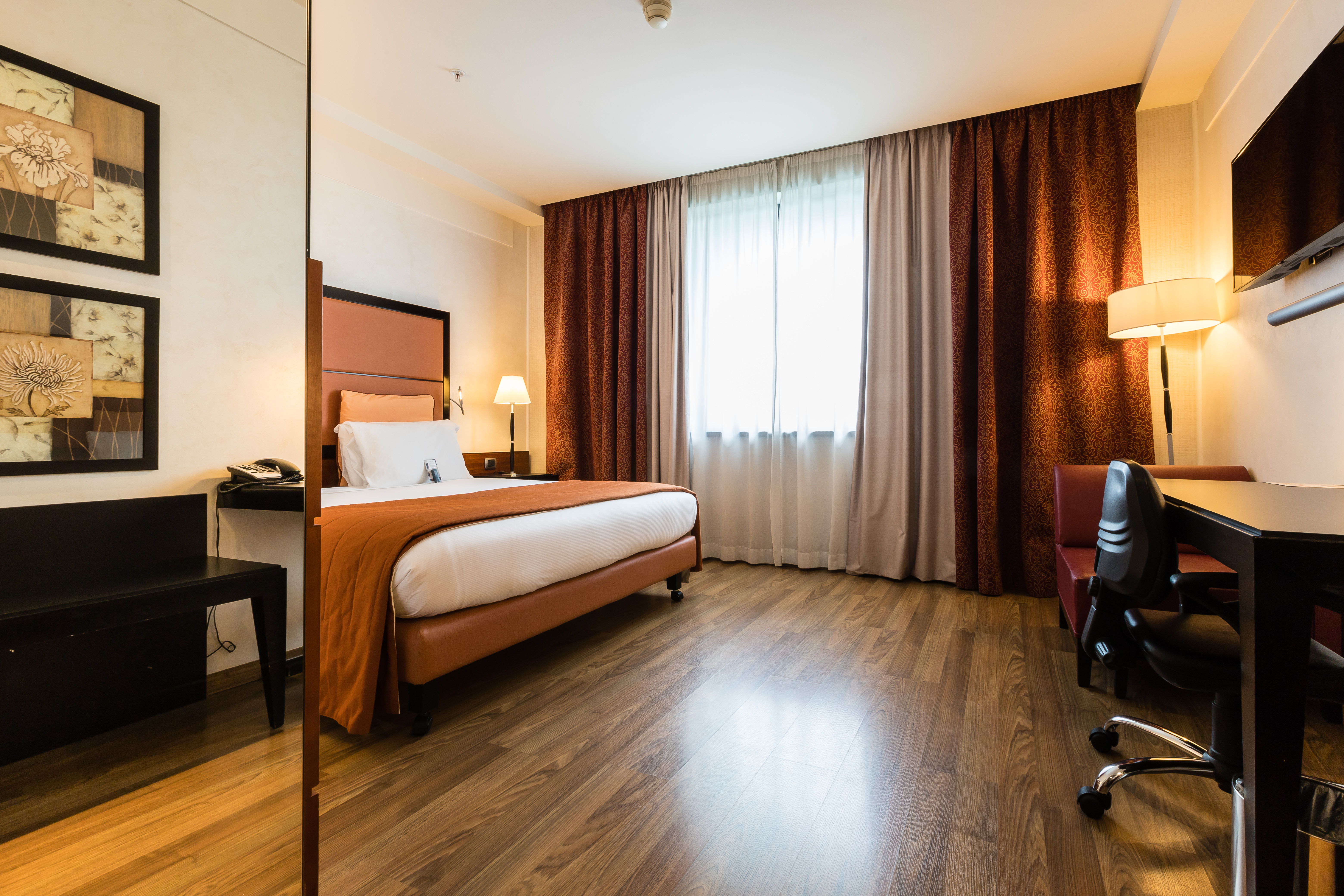 غرفة بريميوم بسرير مزدوج، Crowne Plaza Milano Malpensa Airport 3/5