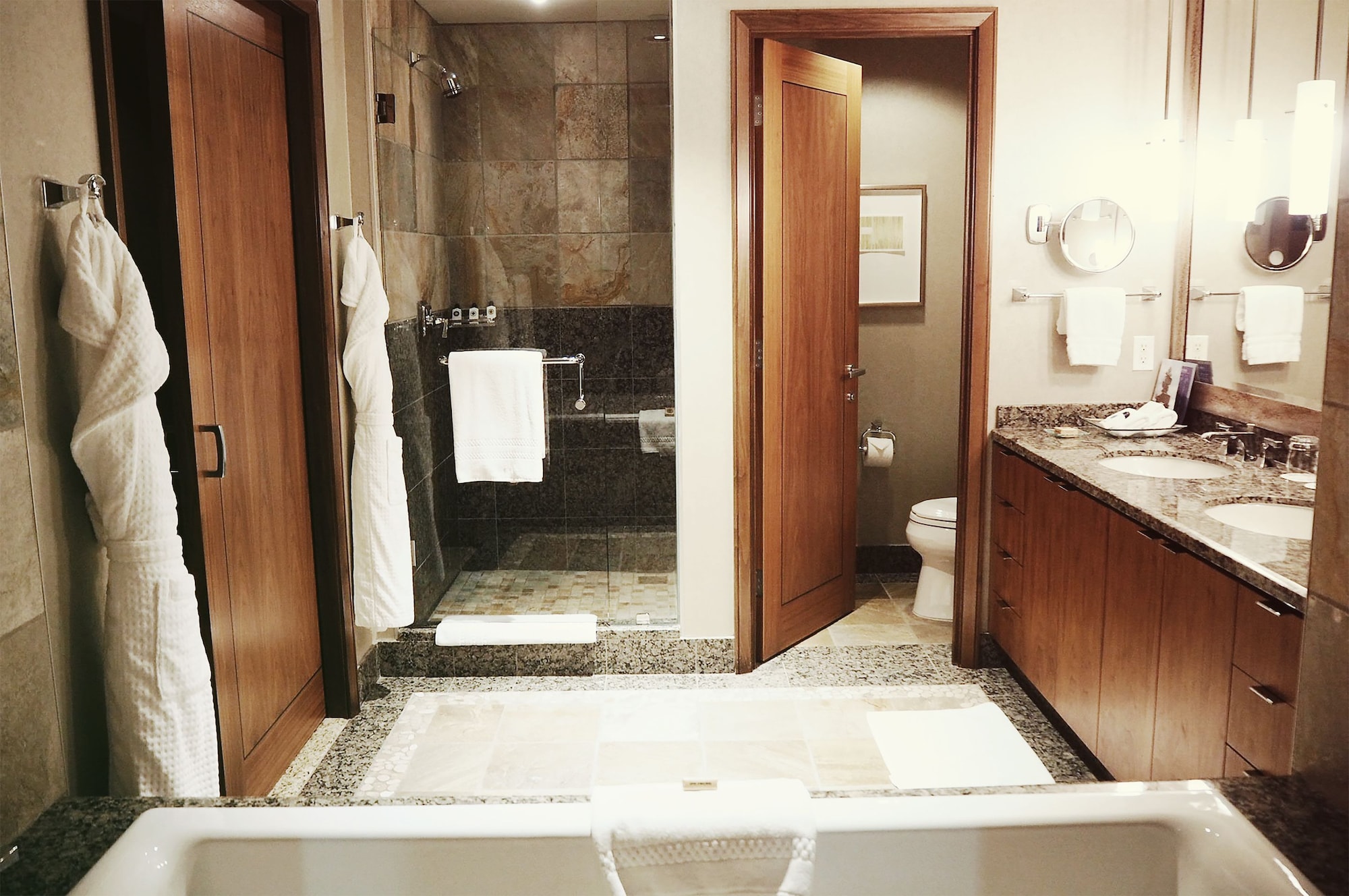 3 Bedrooms, Resort, Residence, 3 King Beds, Four Seasons Resort Whistler 6/10