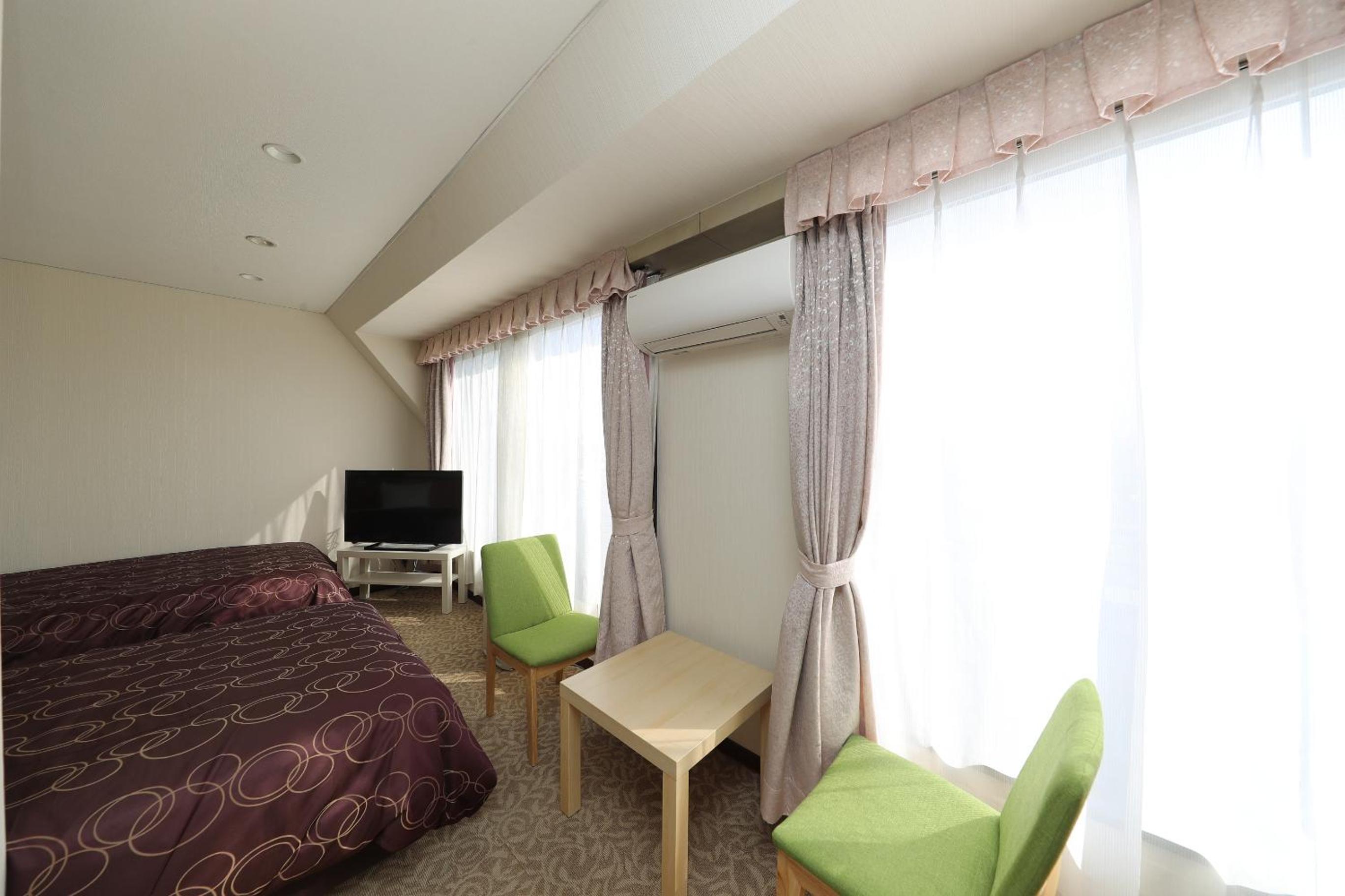 غرفة قياسية، Hotel 21 2/3