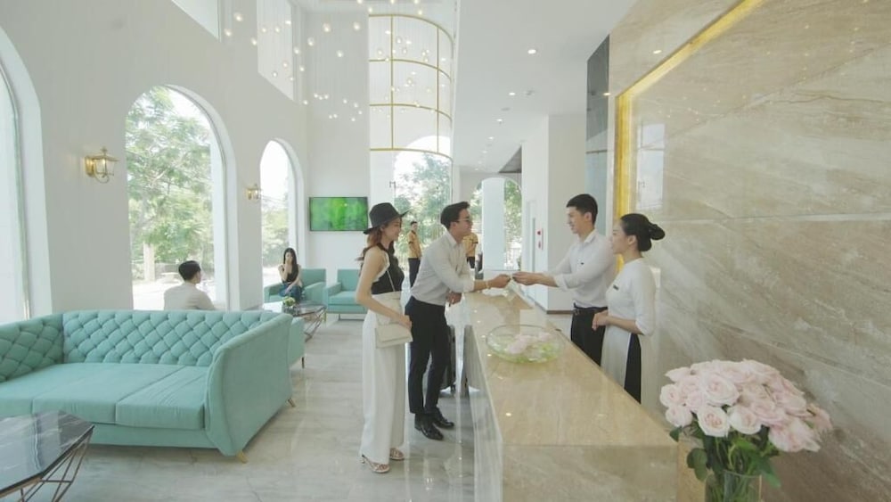 RHM Luxury Hotel And Suite 42/53