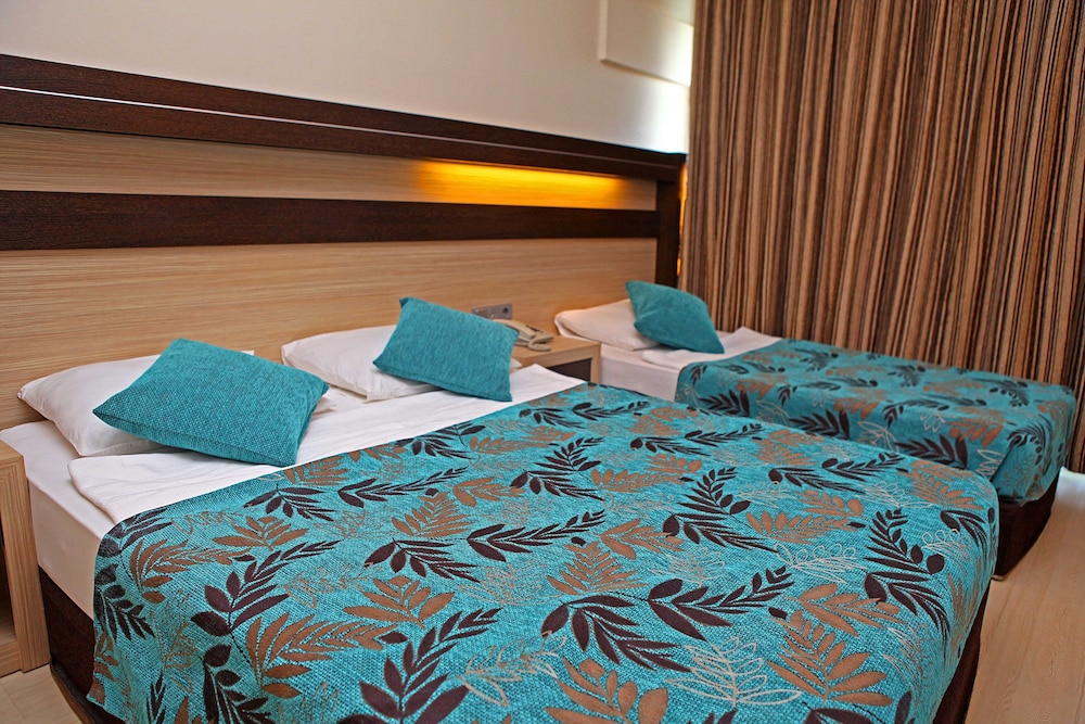 Cimen Hotel 17/50