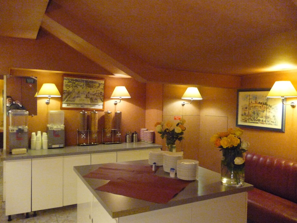 Hotel Ambassadeur Paris 35/46