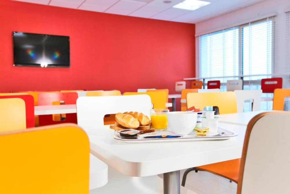 Hotel Premiere Classe Caen Nord Memorial 30/47
