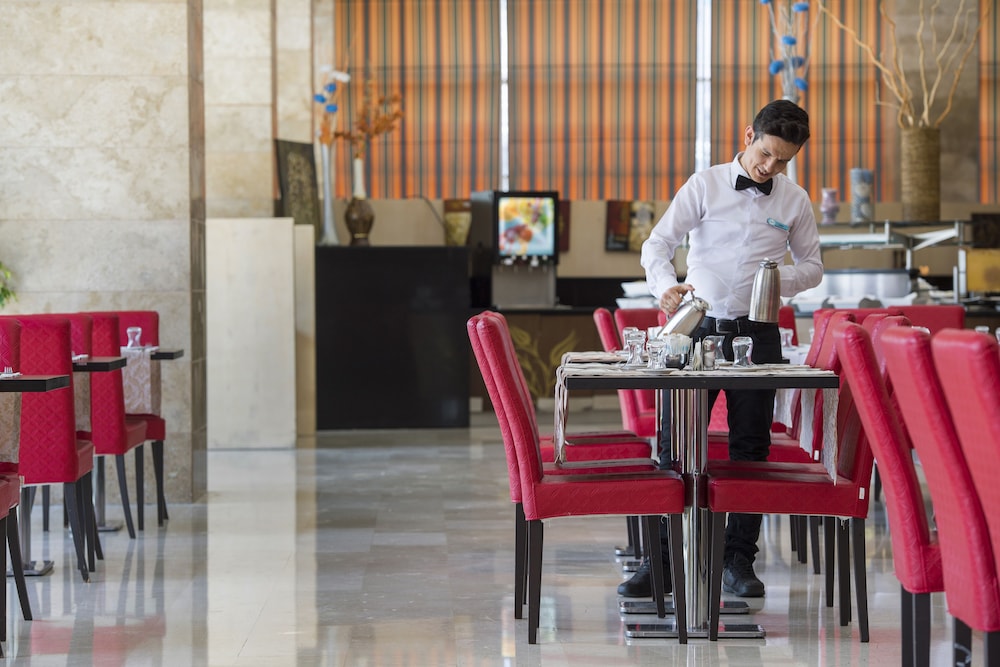 Grand Hotel Konya 68/78
