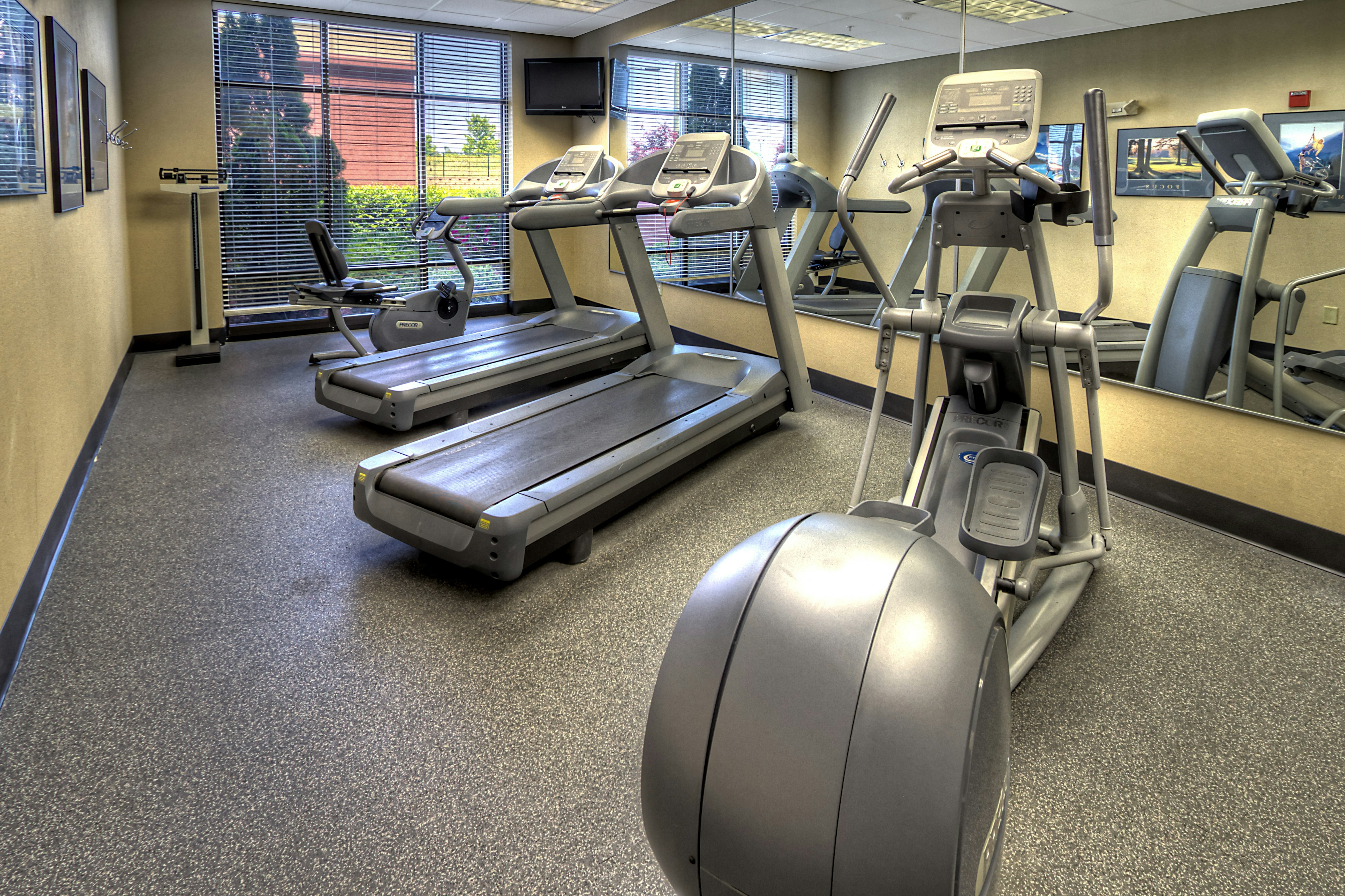 Hampton Inn Roanoke Rapids 24/45