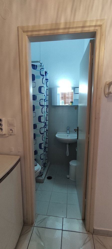 Kapetanos Rooms 50/50