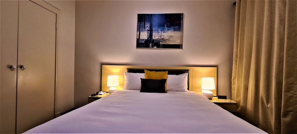Brunswick Tower Hotel 11/60